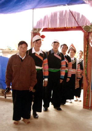 Свадебные традиции народности Монг в провинции Диенбиен - ảnh 3